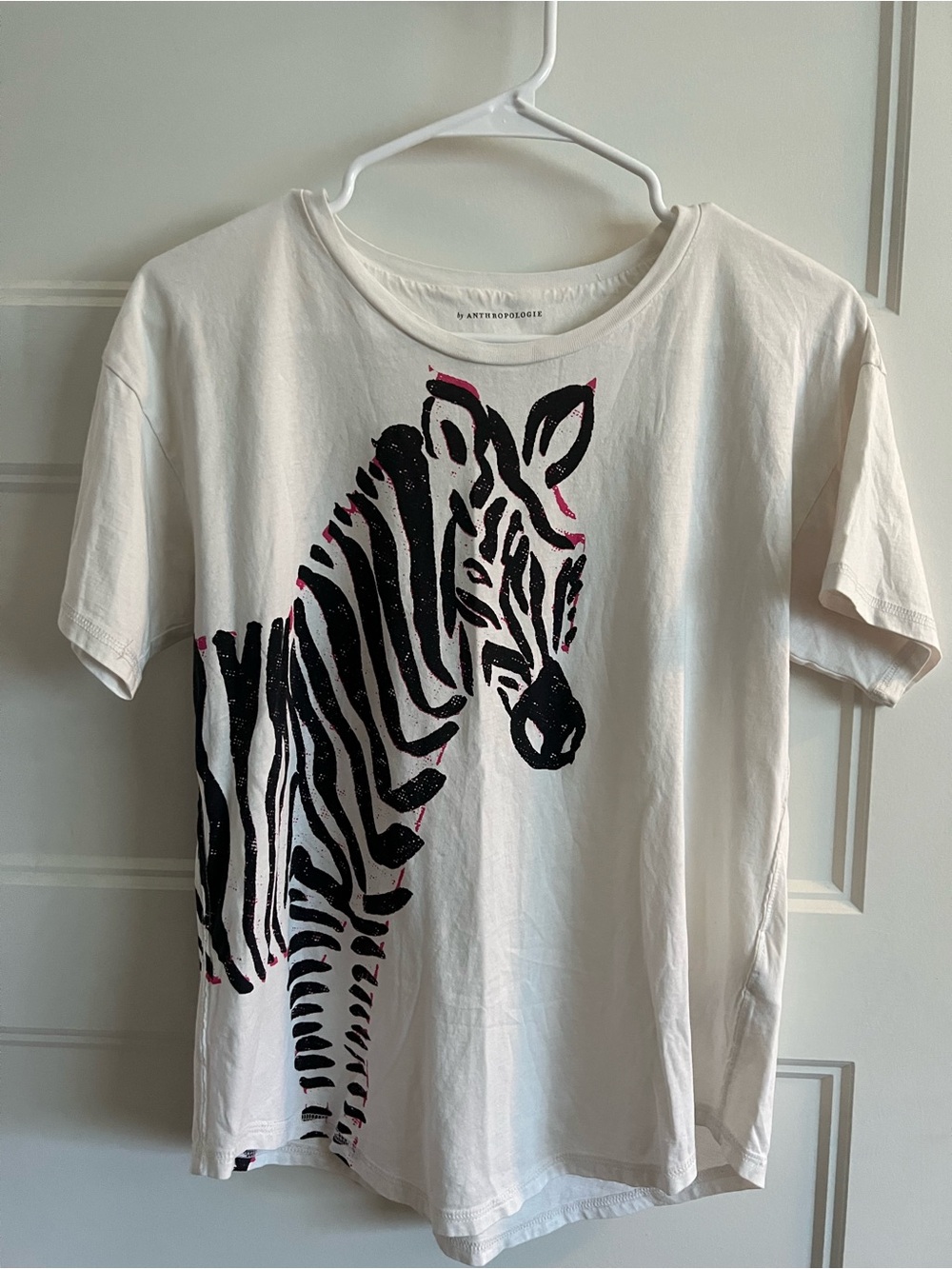 Anthropologie White Tee with Black Zebra and Pink Accents sz XS